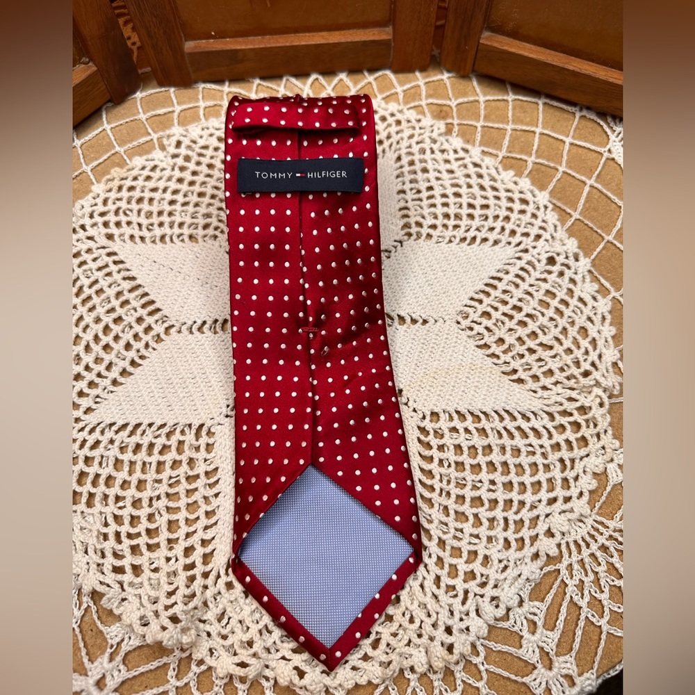 Tommy Hilfiger Mens Red White 100% Silk Neck Tie Polka Dot